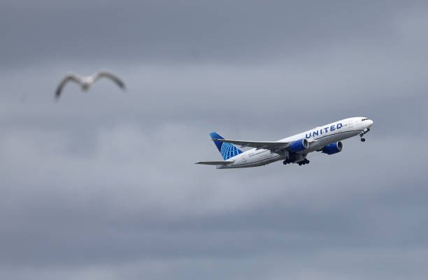 United Airlines UA770 Emergency Diversion Report