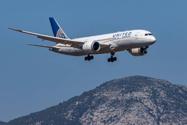 United Airlines UA770 Emergency Diversion Report