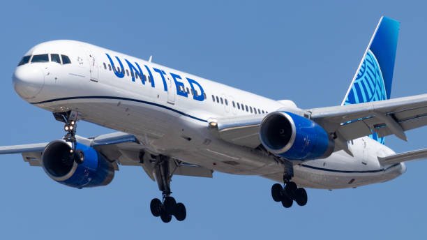 United Airlines Flight UA770 Emergency Diversion: Full Incident Report 